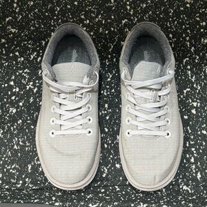 Men’s light gray Allbirds size 11